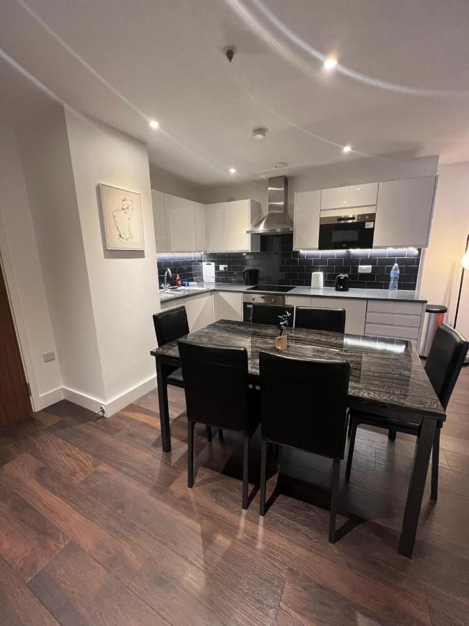 Spacious Sleep 7 Flat 20 Mins Central London Bp65 Екстериор снимка