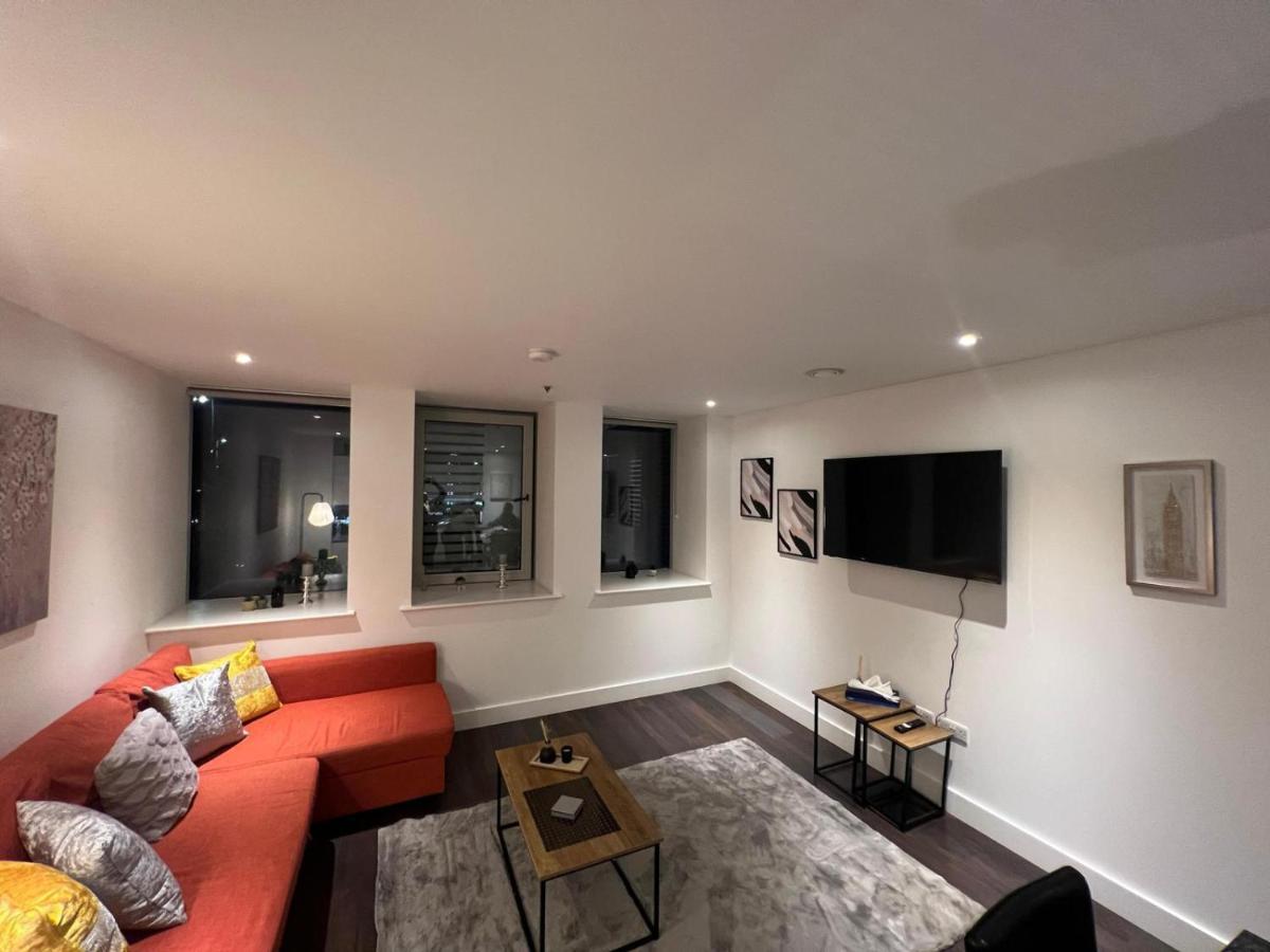 Spacious Sleep 7 Flat 20 Mins Central London Bp65 Екстериор снимка